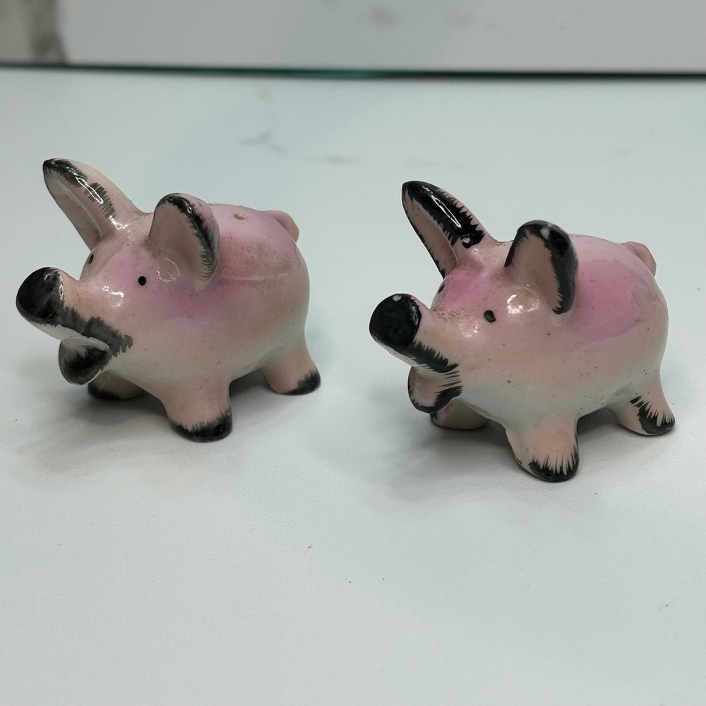 Vintage Ceramic Pig Salt and Pepper Shakers Pink Black Made in Japan SP85